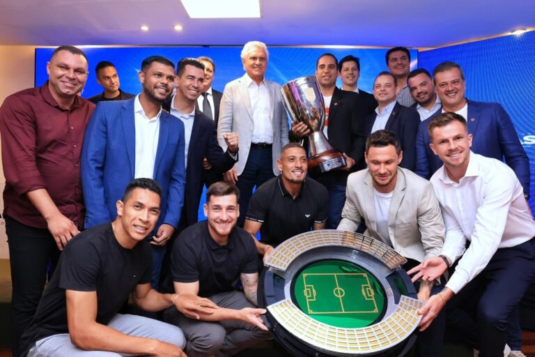 Apoio do Governo de Goiás ao futebol estadual é destaque em premiação dos melhores do Goianão 2025