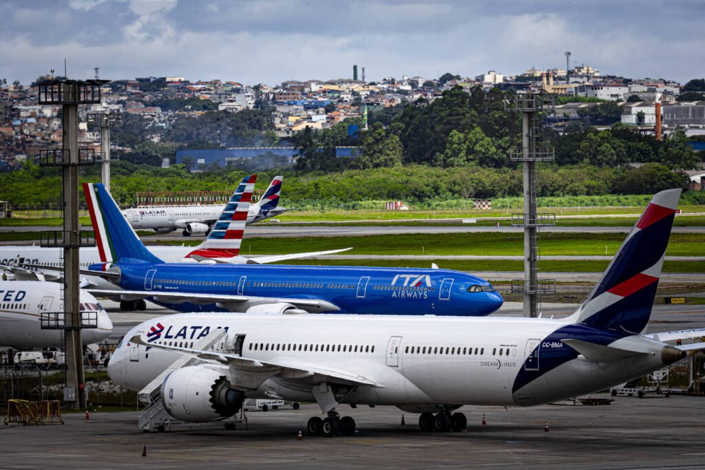Exigência de visto para americanos volta a valer - 09/04/2025 - Mundo