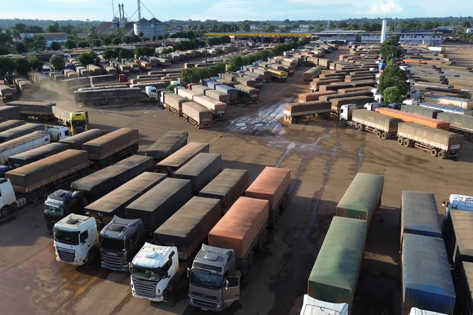 Tarifas: Brasil exportará mais, mas logística é entrave - 09/04/2025 - Mercado